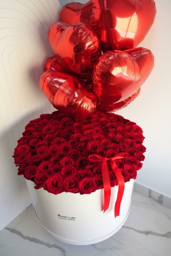 200 roses and heart balloon set